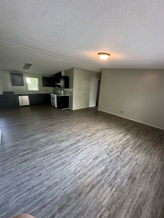 Building Photo - Cozy House for Rent in Muncie