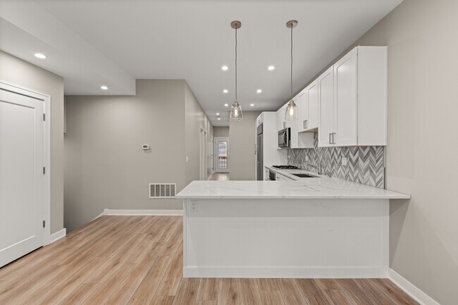 Foto del edificio - 3608 W Diversey Ave