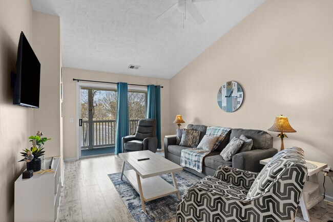 Building Photo - 557 White River Dr