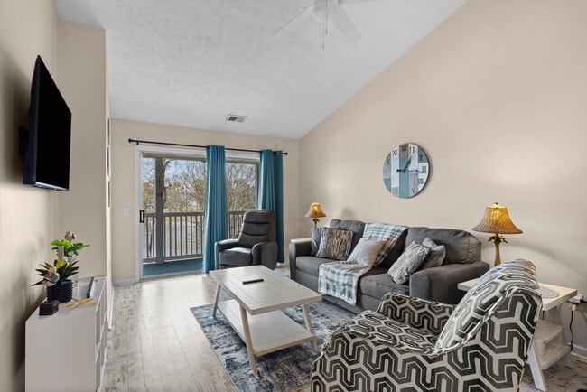 Building Photo - 557 White River Dr