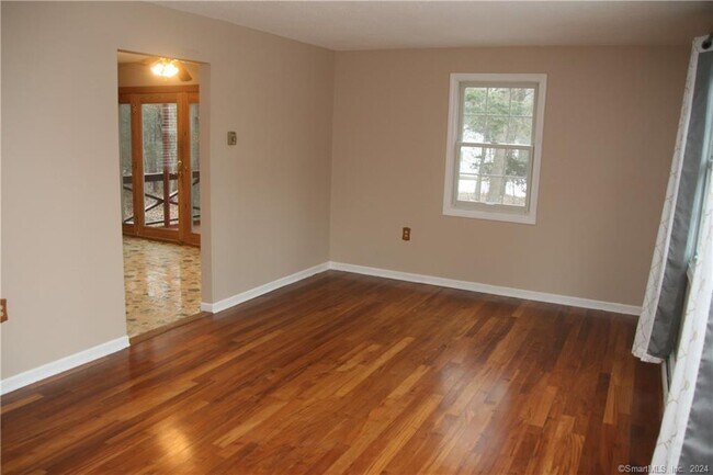 Building Photo - 174 Cedar Swamp Rd