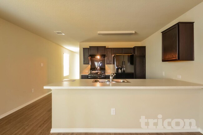 Building Photo - 5118 Everett Loop