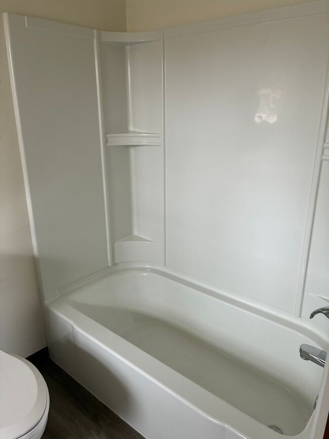 Building Photo - 806 8th Ave NW