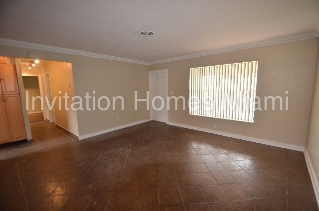 Foto del edificio - 801 NW 28th St
