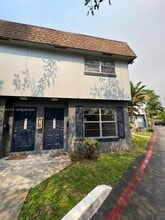 Building Photo - 4625 NW 9th Dr
