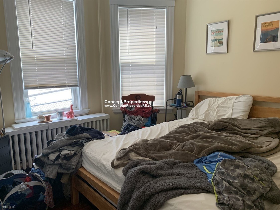 3 br, 1 bath - 17 Dow St # 1JE - 3 br, 1 bath  - 17 Dow St # 1JE