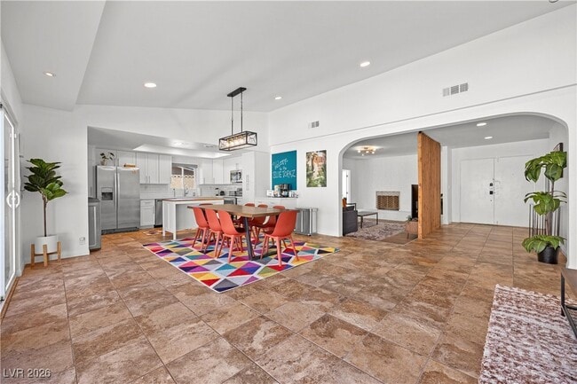 Foto del edificio - 1554 Raindance Way