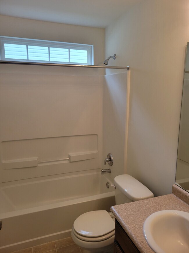 Foto del edificio - 106 Five Oaks Ct