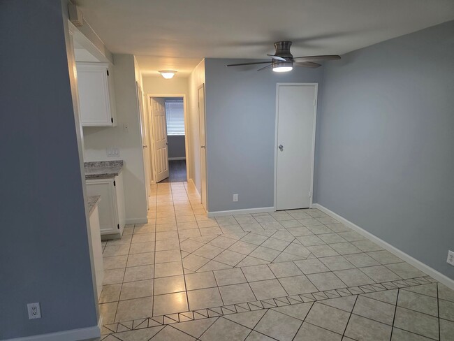 Foto del edificio - 2 bedrrom 1 bath