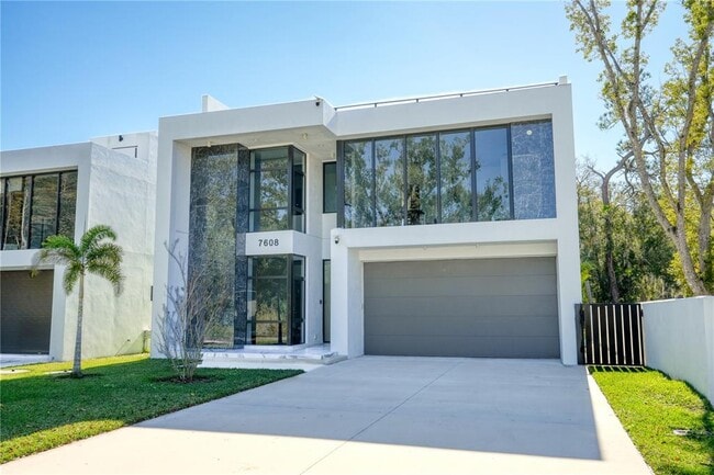 Building Photo - 7608 Antilla St