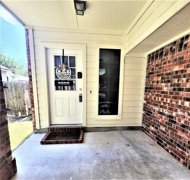 Building Photo - 2686 Bradley Ln