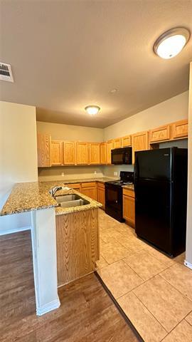 Foto del edificio - 502 E Hazelwood St