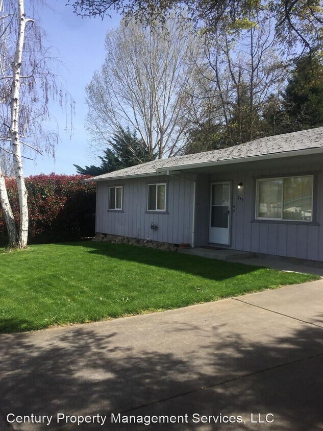 255 School House Rd, Talent, OR 97540 House Rental in Talent, OR