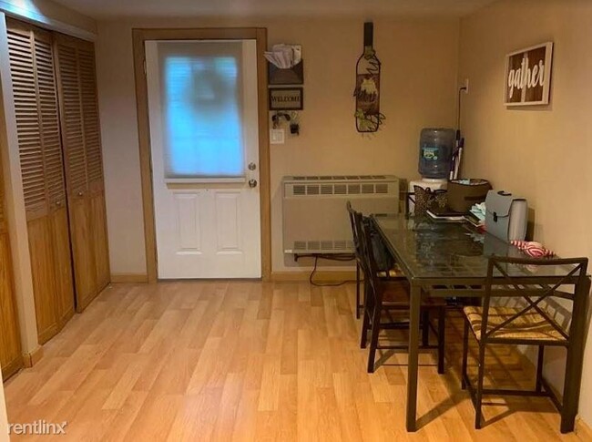 Building Photo - 2 br, 1 bath House - 676 Route 519