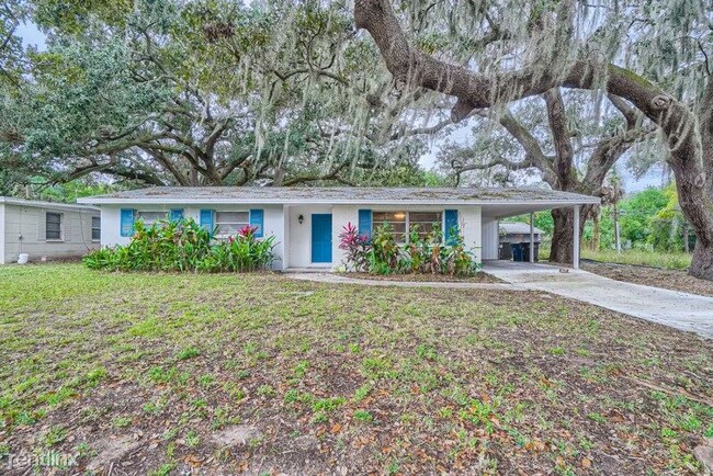 Building Photo - 4 br, 2 bath House - 2058 Poinsetta Avenue...