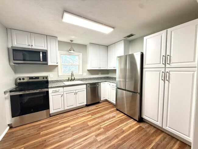 Foto del edificio - 329 W Main St