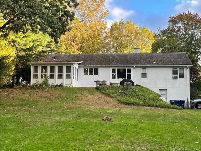 Building Photo - 129 Buttonball Rd