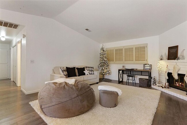 Building Photo - 6046 Carolina Cir