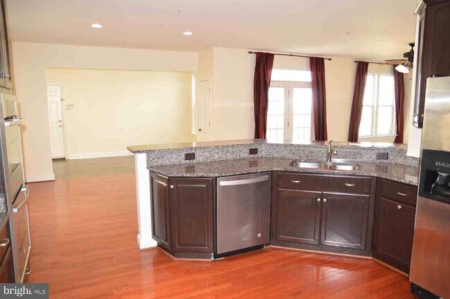 Building Photo - 9340 Bishopgate Dr