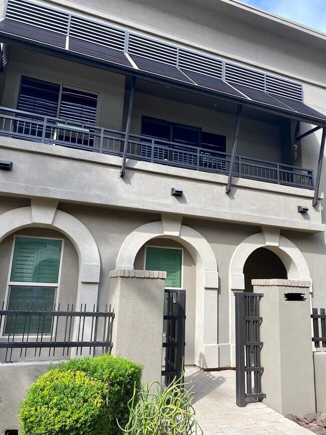 Foto del edificio - 6565 E Thomas Rd