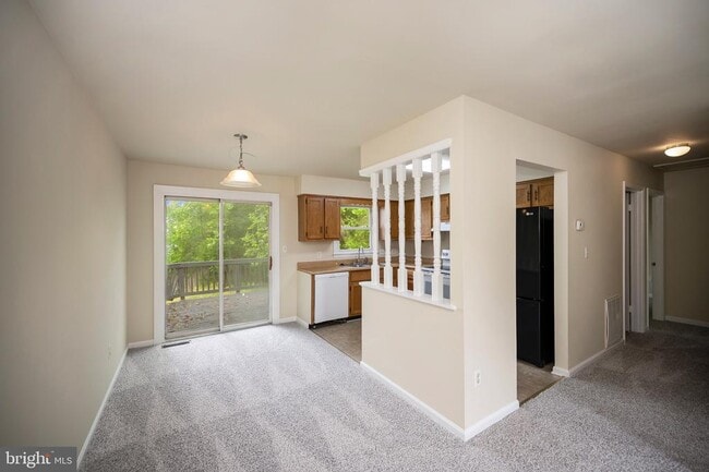 Building Photo - 2111 Mills Dr