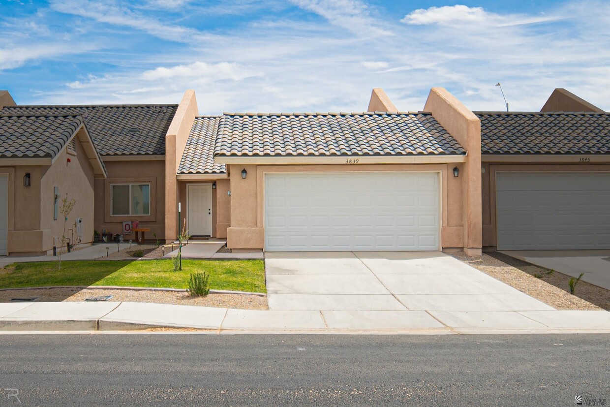 Foto principal - 3839 S Desert Sky Dr