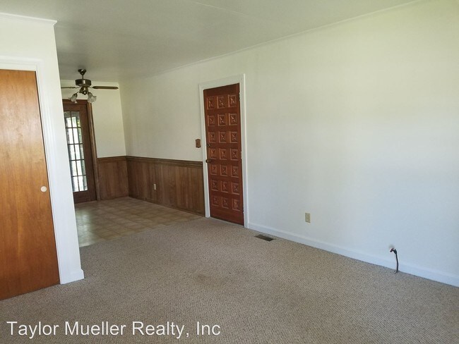 Building Photo - 1829 Sanford Dr