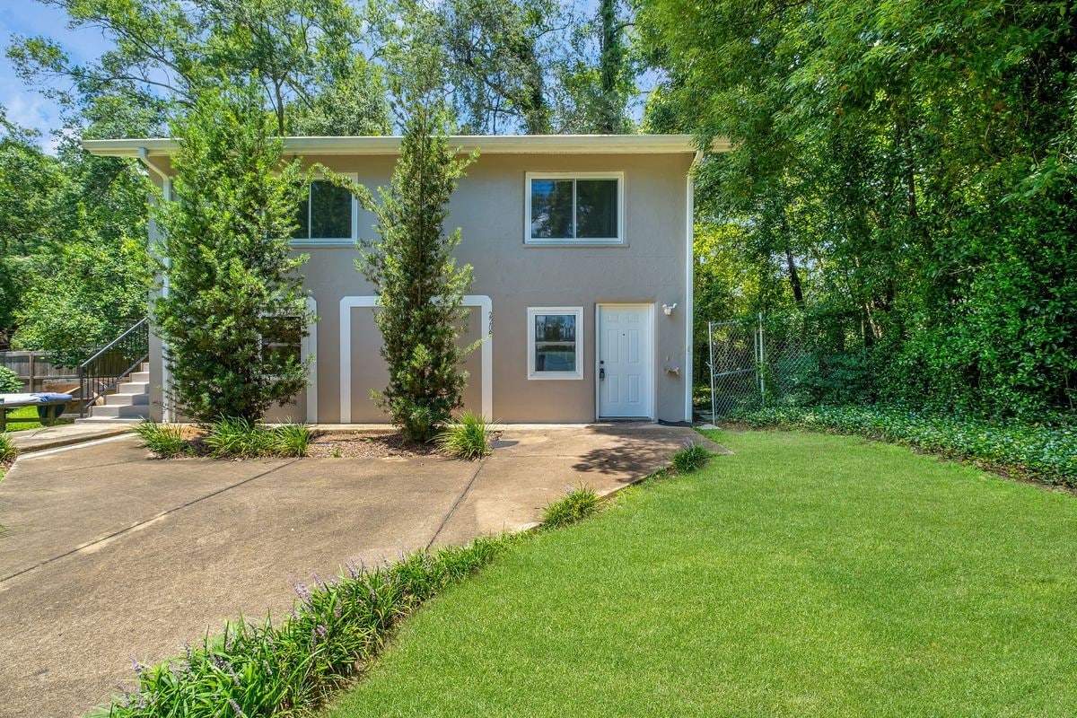 Primary Photo - 2208 Escambia Dr