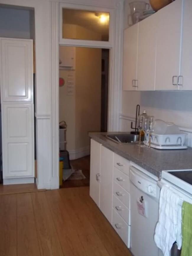 Building Photo - Amazing 5 Bed 1.5 Bath available 9/1!