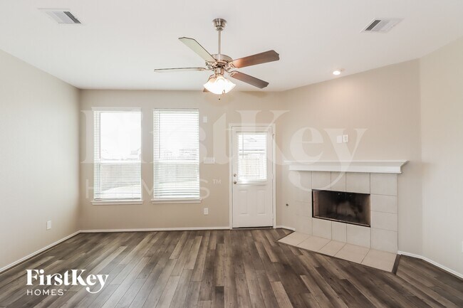 Foto del edificio - 439 Sky Ridge Dr