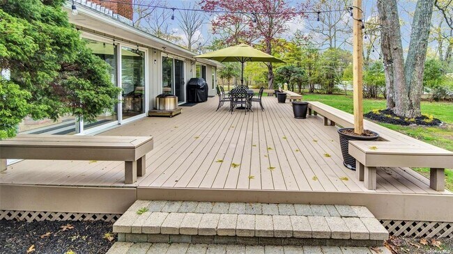 Foto del edificio - 8 Coolidge Ln