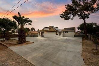 Building Photo - 7724 Rancho Destino Rd