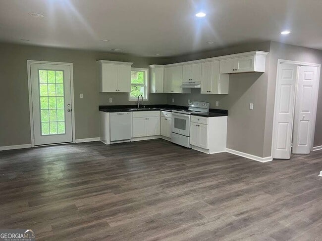 Foto del edificio - 1996 Chestnut Log Dr