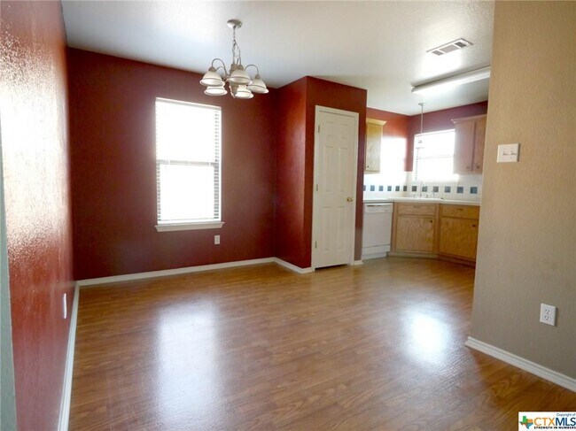 Building Photo - 1311 Katelyn Cir