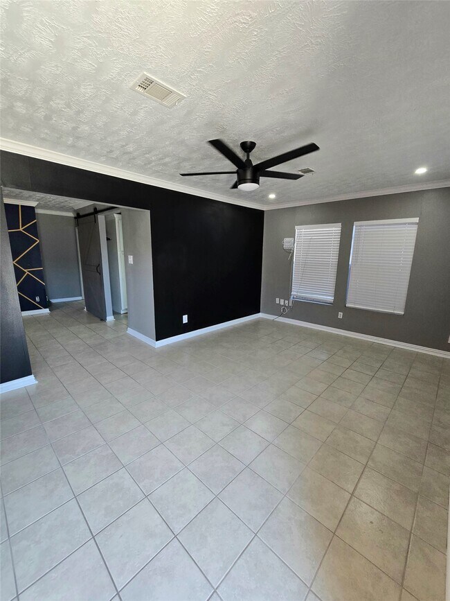 Foto del edificio - 616 Shaver St