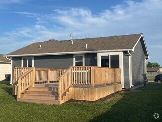 Building Photo - 627 Union Park Cir