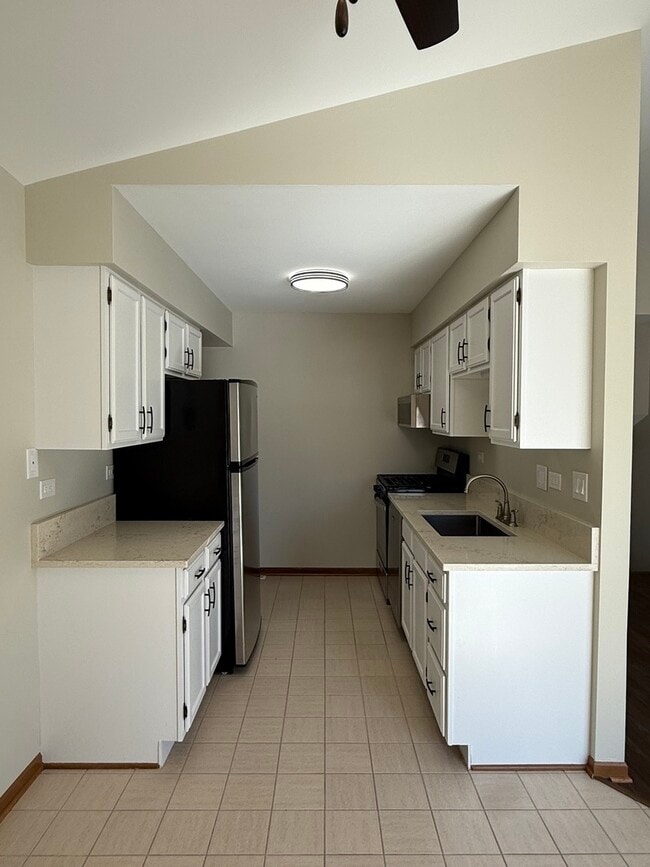 Building Photo - 39 Spuhler Dr