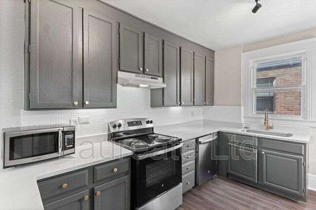 Building Photo - 1152 N Emerson St