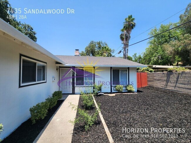 Foto del edificio - 7435 Sandalwood Dr