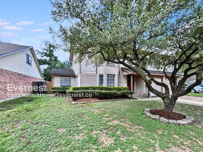 Building Photo - Stunning 3 Bed, 2.5 Bath Home with Modern ...