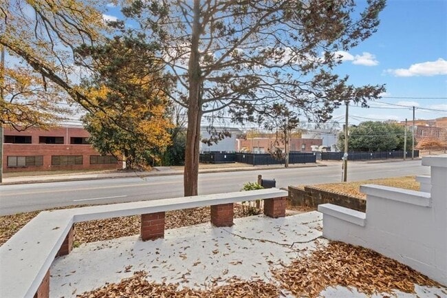 Photo - 449 10th St NW House