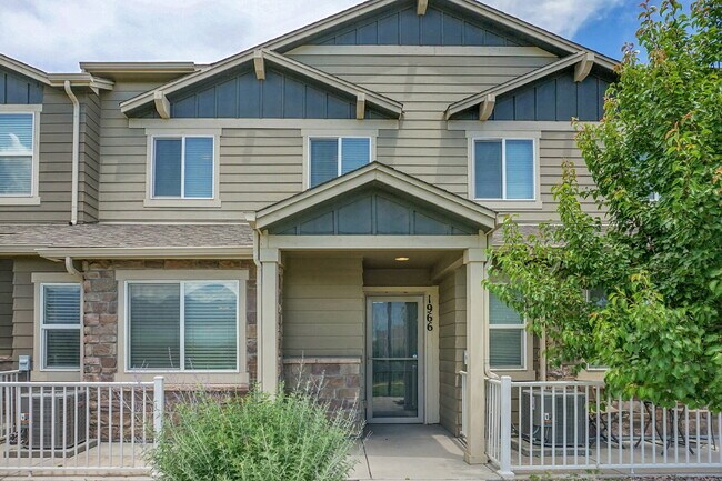 $2,300.00 - 3 Bedrooms, 2.5 Bathroom, Town... - $2,300.00 - 3 Bedrooms, 2.5 Bathroom, Town... Apartment