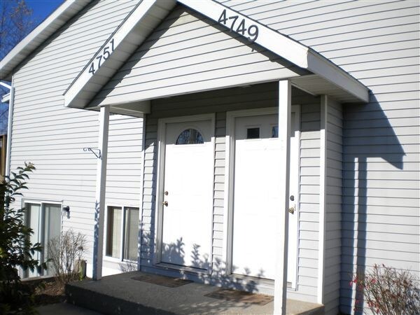 Foto del edificio - 4751 Circle Shore Dr SE
