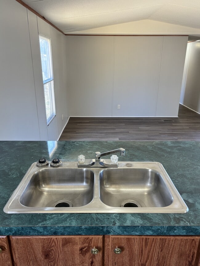 Foto del edificio - 128 Cassidy Ln