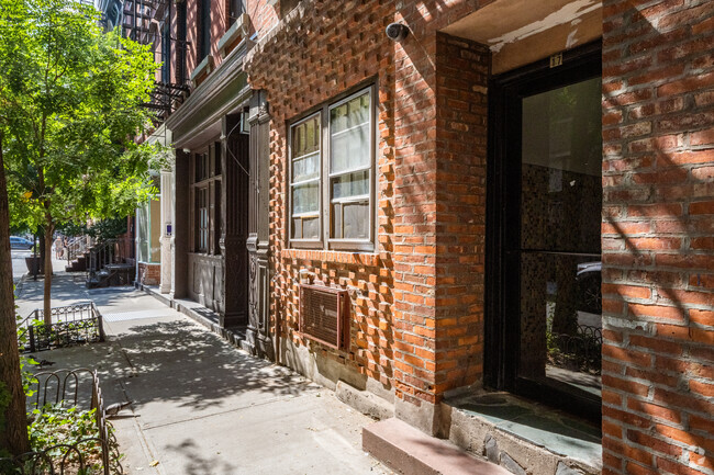Sidewalk - 17 Downing St
