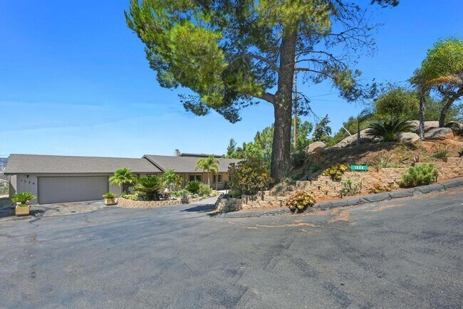 Foto del edificio - GORGEOUS 3/2.5 Bath Remodeled Home with Stunning Views in Alpine