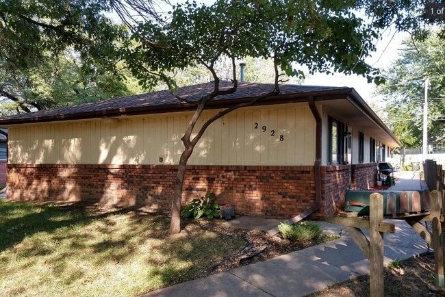 Building Photo - 2928 N 51st St
