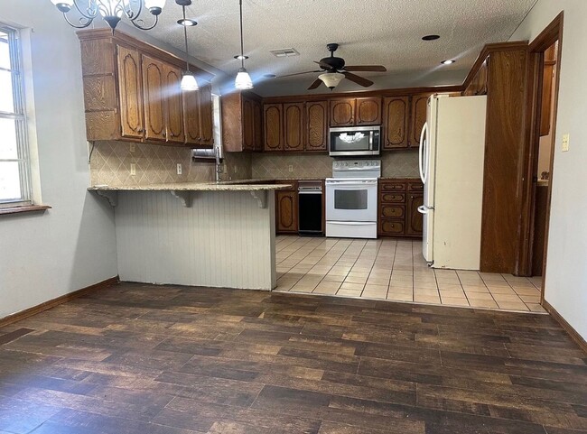 Foto del edificio - 15604 Gaddy Rd