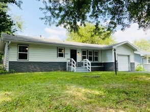 Building Photo - 1941 S Sagamont Ave