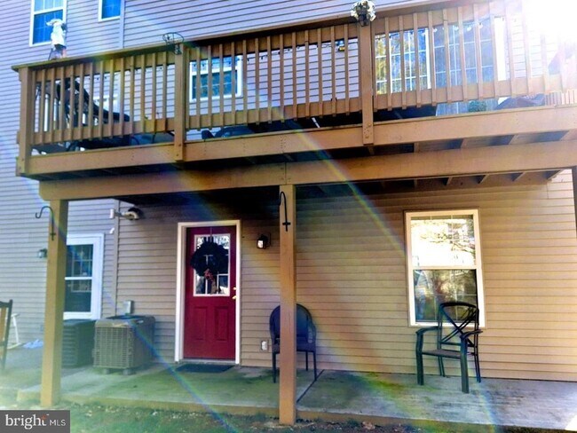Foto del edificio - 155 Woodside Ct